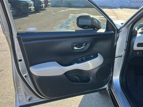 Used 2026 Honda HR-V EX-L image 8