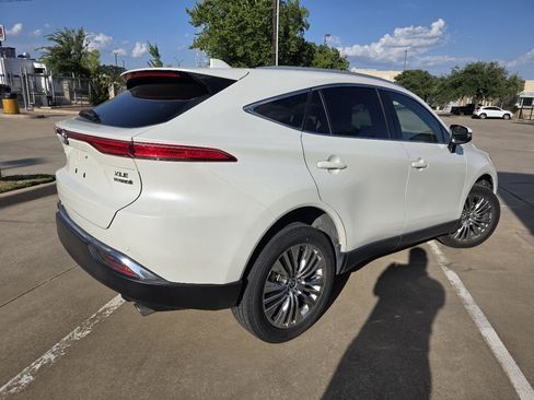 Used 2022 Toyota Venza XLE AWD/4WD image 25