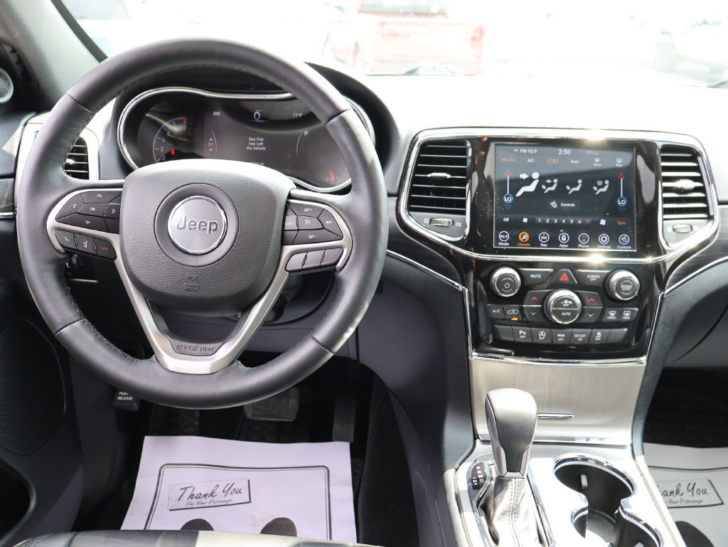 Used 2022 Jeep Grand Cherokee Limited w/ Tech Group AWD/4WD image 18