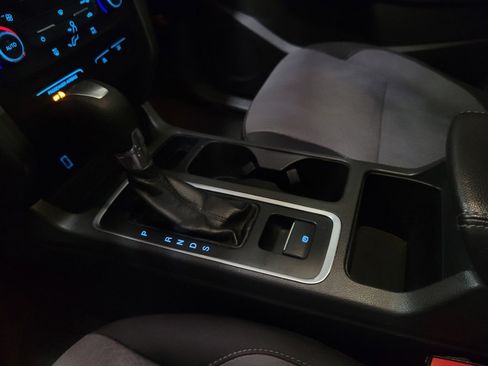 Used 2017 Ford Escape SE w/ Equipment Group 201A image 26