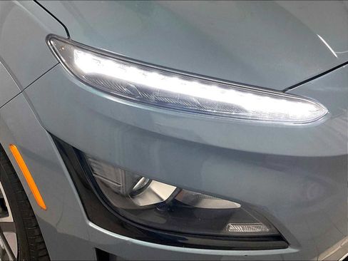 Used 2023 Hyundai Kona SE image 32