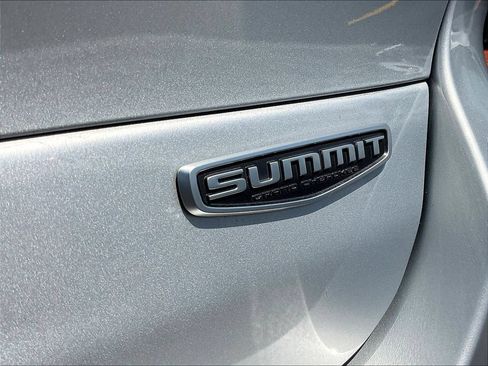 Used 2022 Jeep Grand Cherokee L Summit w/ Luxury Tech Group V AWD/4WD image 24