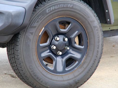 Used 2021 Jeep Wrangler Sport AWD/4WD image 27