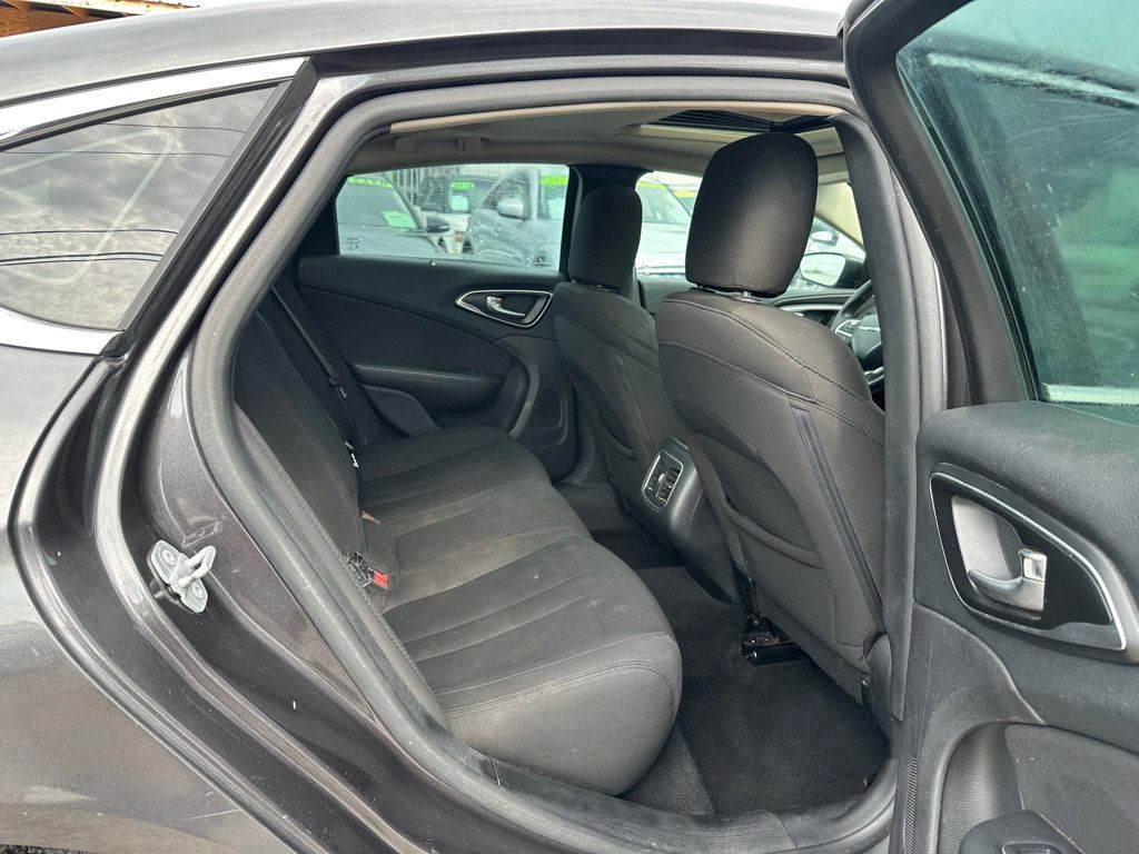 Used 2016 Chrysler 200 Limited FWD image 14