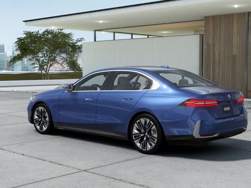 New 2027 BMW 530i xDrive AWD/4WD image 2