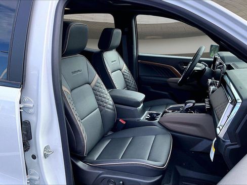 New 2026 GMC Canyon Denali AWD/4WD image 12