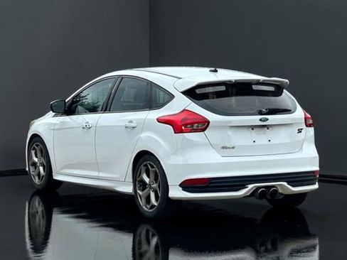 Used 2017 Ford Focus ST FWD image 3
