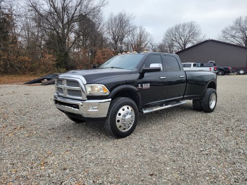 Used 2015 RAM 3500 Laramie image 1