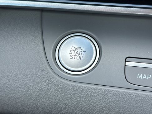 Used 2024 Hyundai Elantra SEL image 25