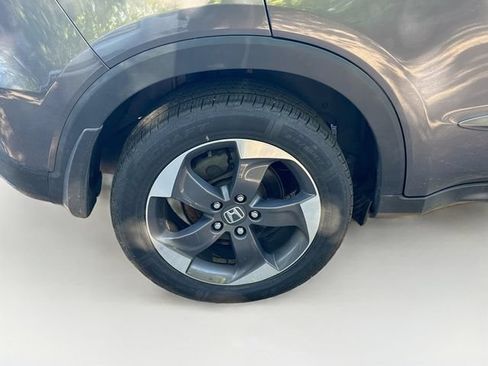 Used 2018 Honda HR-V EX image 25
