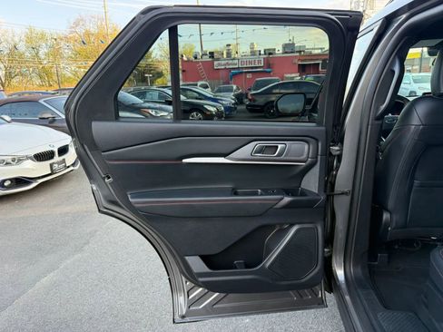 Used 2025 Ford Explorer ST-Line w/ ST-Line Street Pack image 43