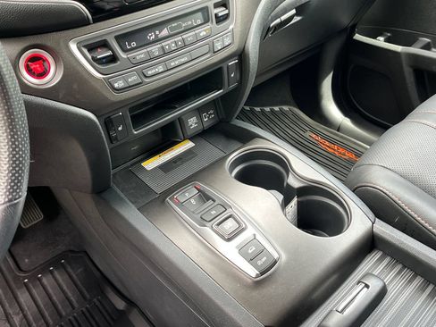 Used 2023 Honda Passport TrailSport image 22