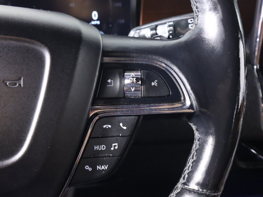Used 2020 Lincoln Navigator L Reserve w/ Equipment Group 208A Reserve AWD/4WD image 13