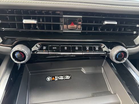 New 2026 Chevrolet Suburban Premier image 23