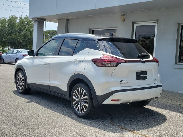 Used 2024 Nissan Kicks SV FWD image 3