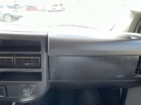 Used 2017 Chevrolet Express 2500 Extended RWD image 25