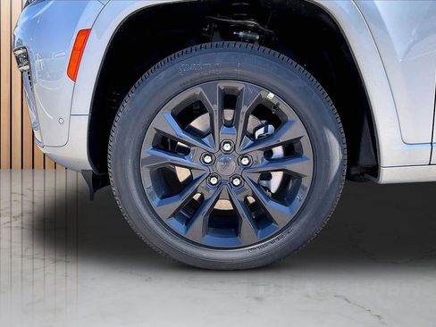 New 2026 Jeep Grand Cherokee L Limited AWD/4WD image 31