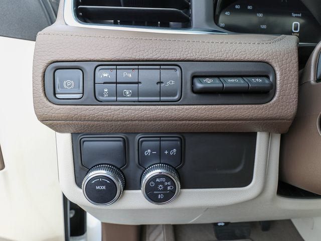 Used 2022 GMC Yukon XL Denali RWD image 21
