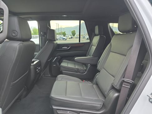 Used 2026 GMC Yukon Denali w/ Sun & Power Step Package AWD/4WD image 16