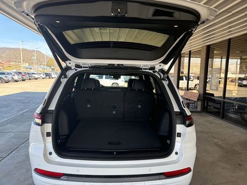 New 2026 Jeep Grand Cherokee Limited image 27