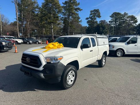 Used 2021 Toyota Tacoma SR image 1