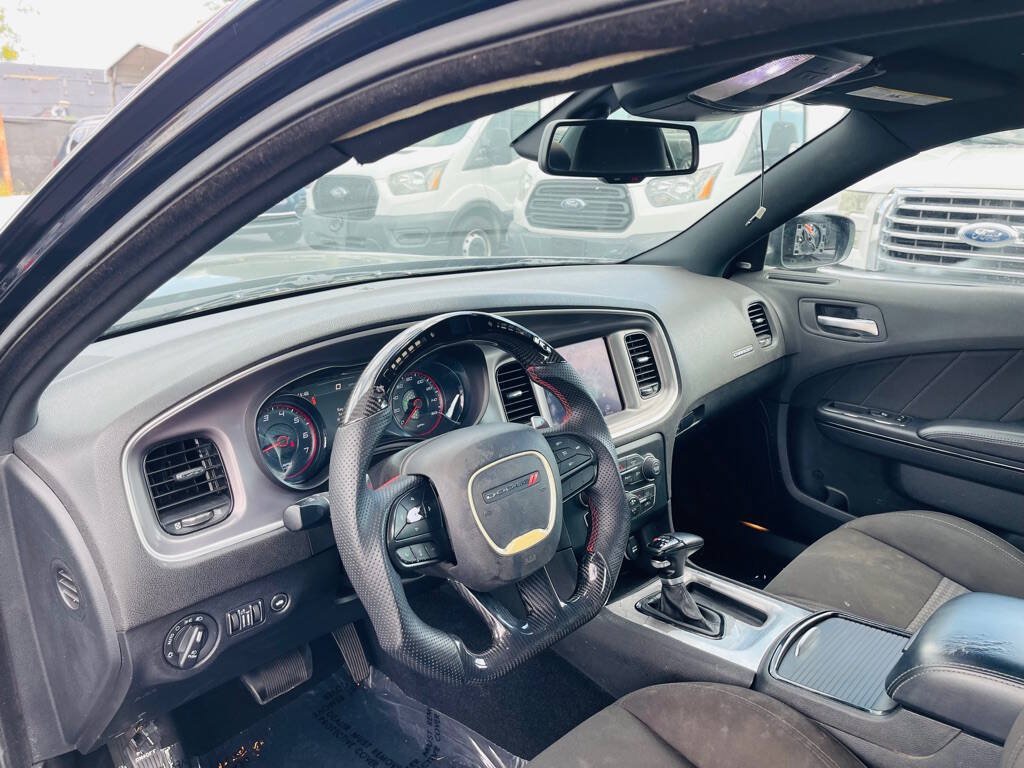 Used 2022 Dodge Charger R/T w/ Blacktop Package RWD image 15