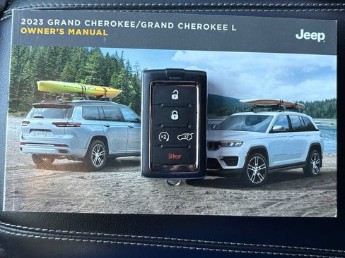 Used 2023 Jeep Grand Cherokee L Laredo AWD/4WD image 19