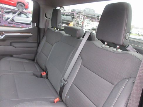 New 2026 GMC Sierra 1500 SLE image 15