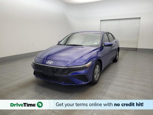 Used 2025 Hyundai Elantra SE FWD image 1