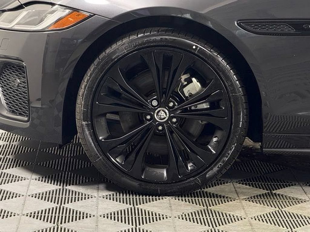 Certified 2024 Jaguar XF R-Dynamic SE AWD/4WD image 13