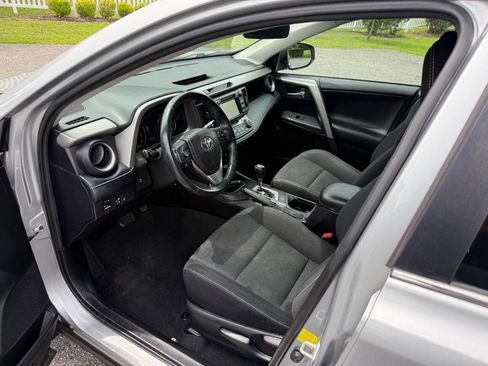 Used 2017 Toyota RAV4 XLE image 9