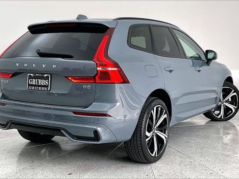 Certified 2023 Volvo XC60 B5 Ultimate w/ Climate Package image 2