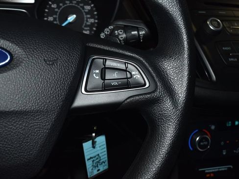 Used 2017 Ford Escape SE FWD image 9