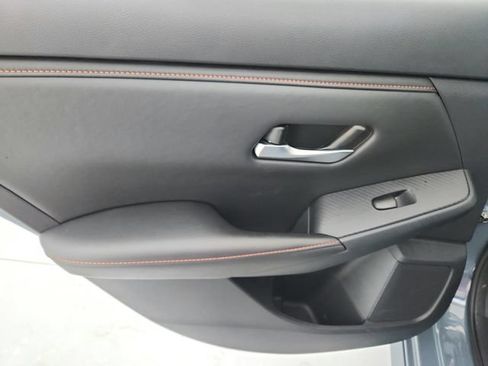 Used 2025 Nissan Sentra SR FWD image 36