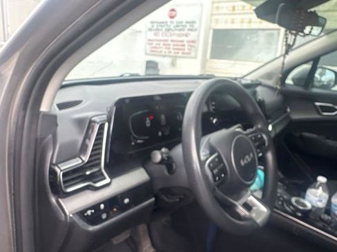 Used 2023 Kia Sportage LX AWD/4WD image 15