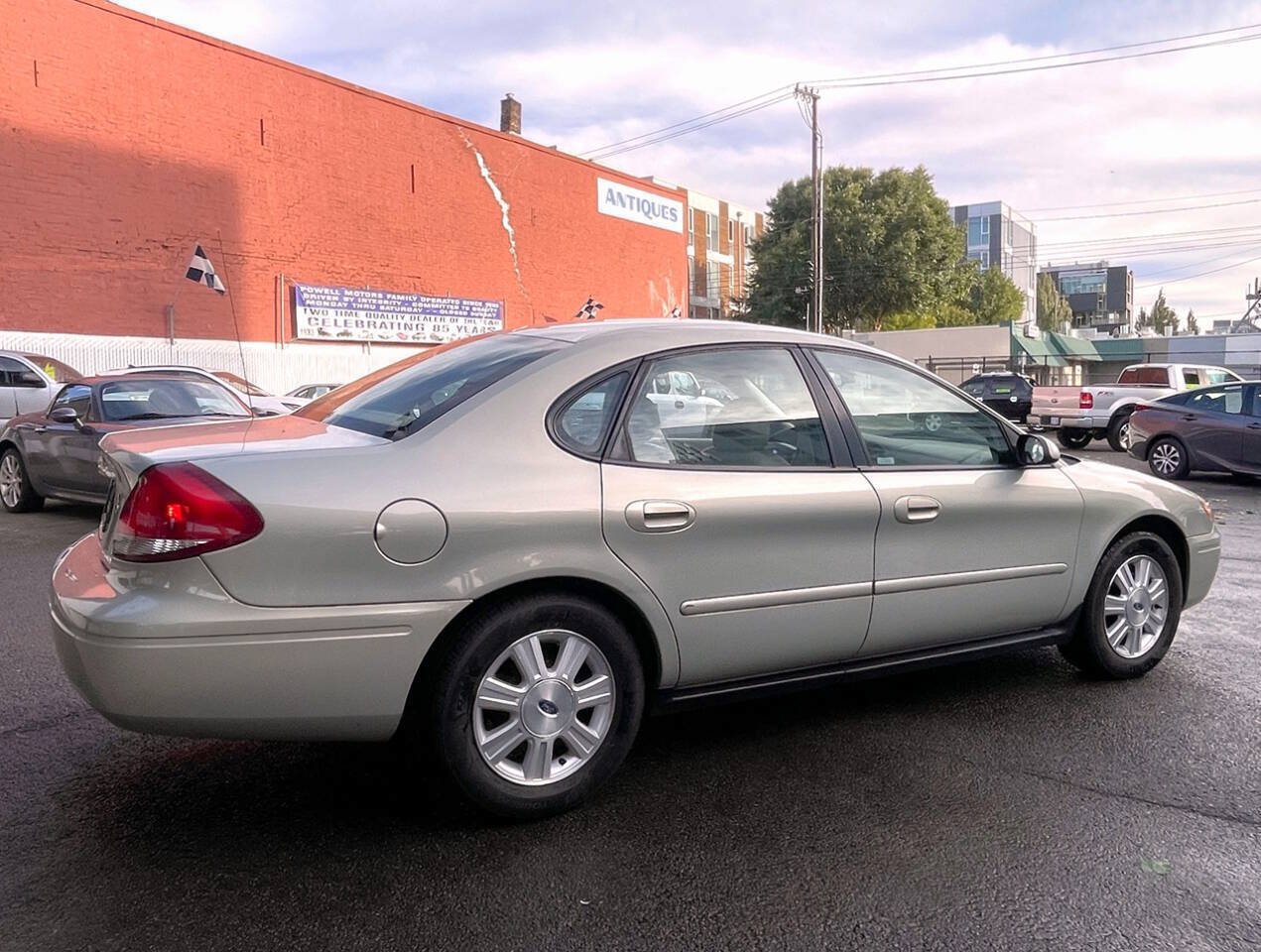 Used 2005 Ford Taurus SEL FWD image 8