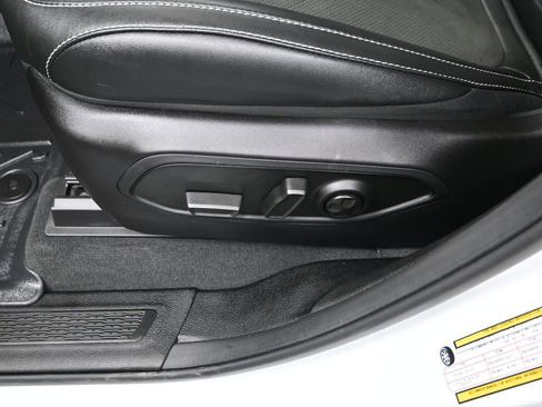 Used 2025 Jeep Grand Cherokee L Altitude AWD/4WD image 12