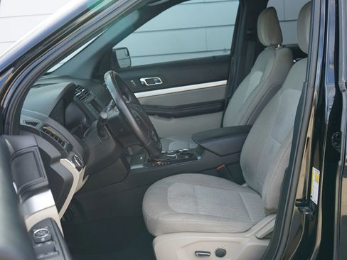 Used 2018 Ford Explorer FWD image 15