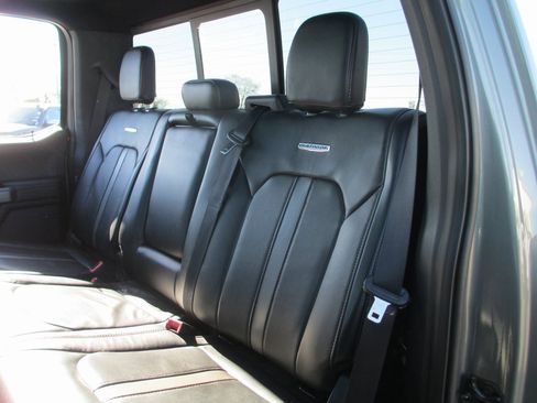 Used 2019 Ford F350 Platinum w/ Platinum Ultimate Package image 22