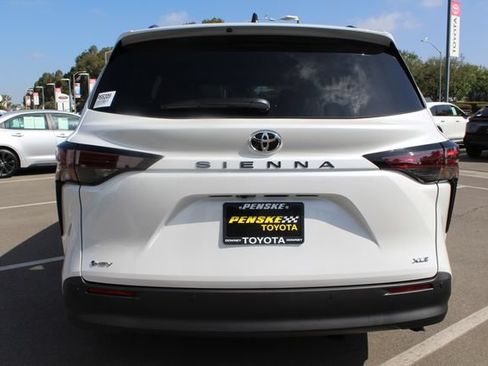Certified 2026 Toyota Sienna XLE FWD image 26
