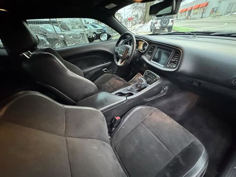 Used 2018 Dodge Challenger GT w/ GT Interior Package image 21