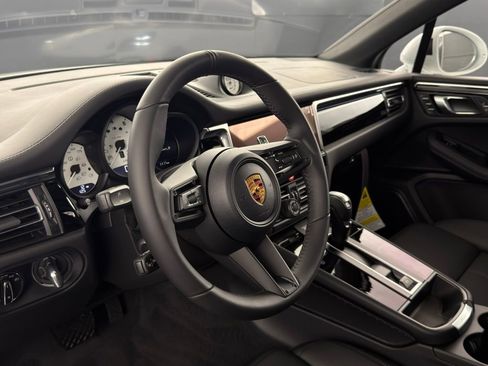 New 2026 Porsche Macan S image 4