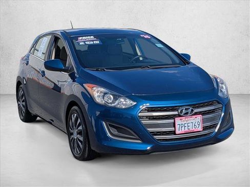 Used 2016 Hyundai Elantra GT FWD image 3