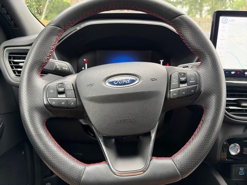 Used 2023 Ford Escape ST-Line w/ Tech Pack #1 AWD/4WD image 26