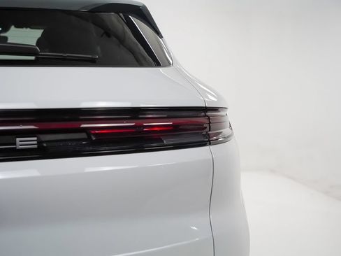 Certified 2026 Porsche Cayenne S AWD/4WD image 12