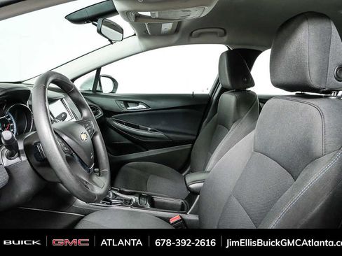 Used 2017 Chevrolet Cruze LT image 5