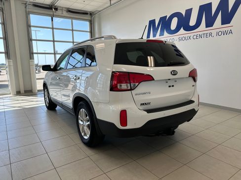 Used 2014 Kia Sorento LX AWD/4WD image 6