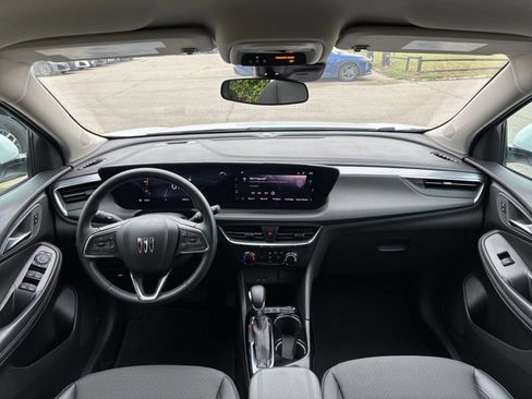 Used 2025 Buick Encore GX Preferred FWD image 32