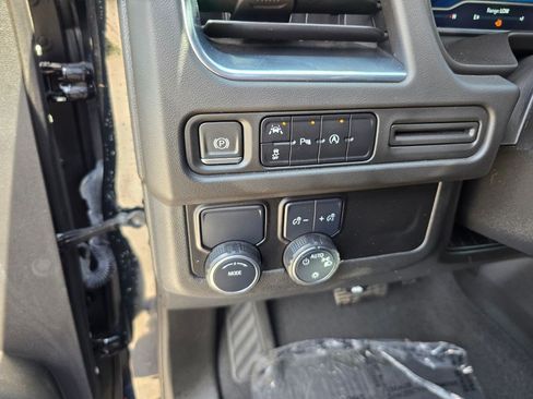 Used 2023 Chevrolet Tahoe Premier RWD image 29