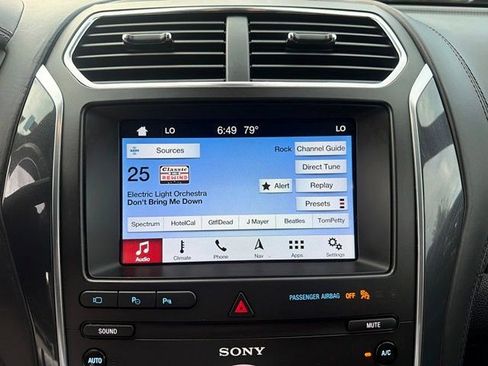 Used 2019 Ford Explorer Platinum AWD/4WD image 25
